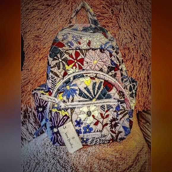NWT VERA BRADLEY ESSENTIAL COMPACT BACKPACK-Bengal Lily - Picture 1 of 3